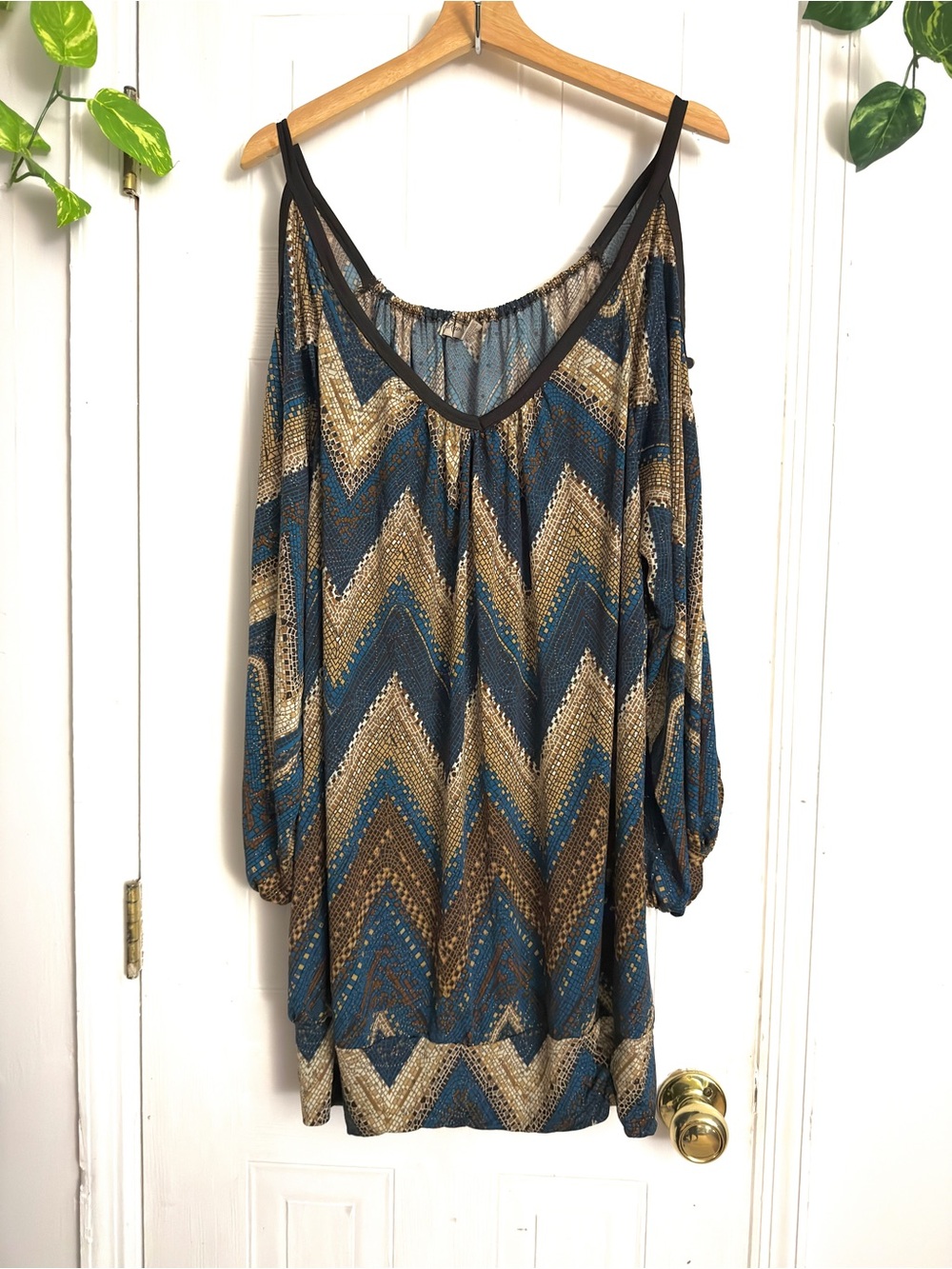 Boho Chevron Cold-Shoulder Tunic in Blue and Gold